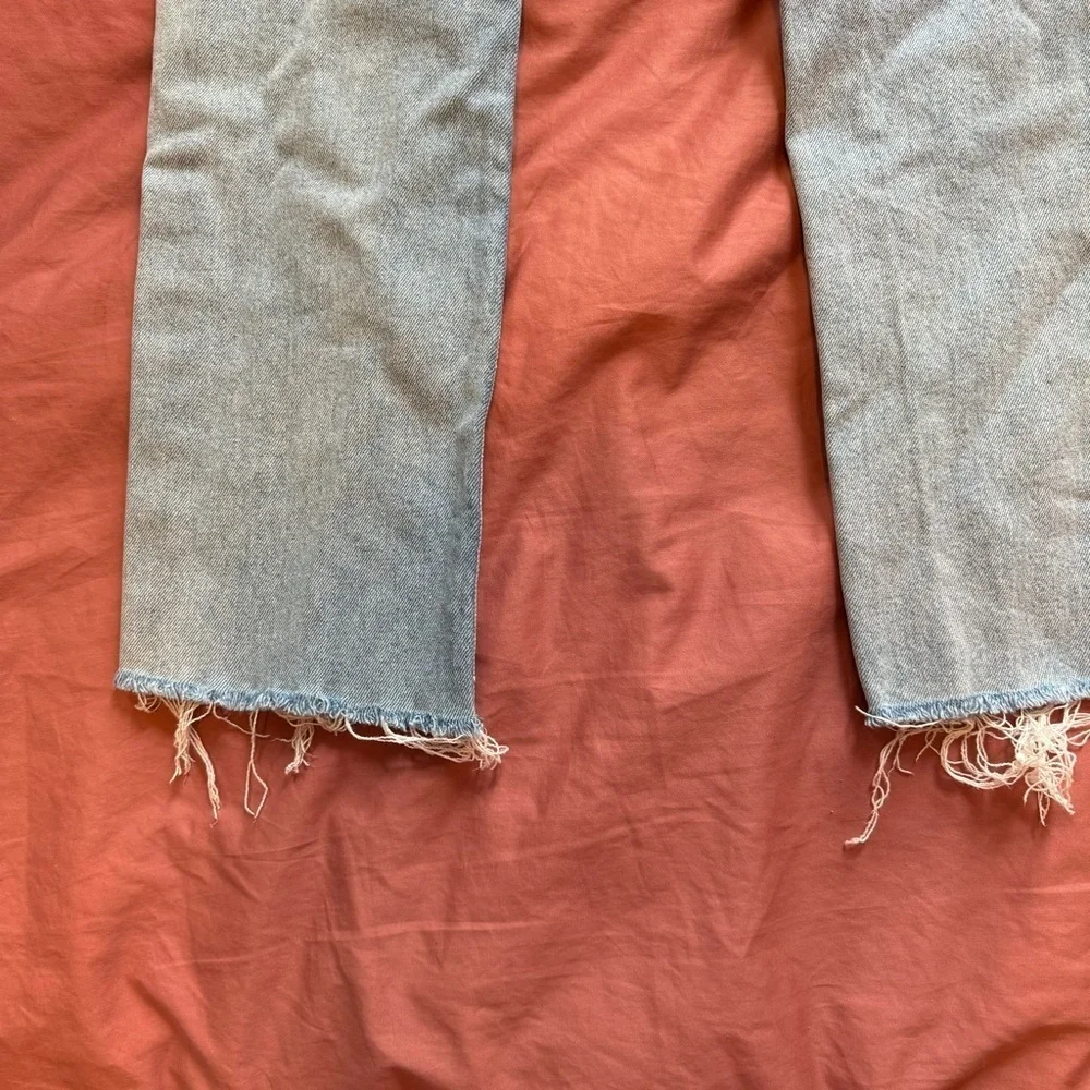 NWOT Frame Le High Straight Denim Kerwin Light Wash Raw Hem SIZE 28